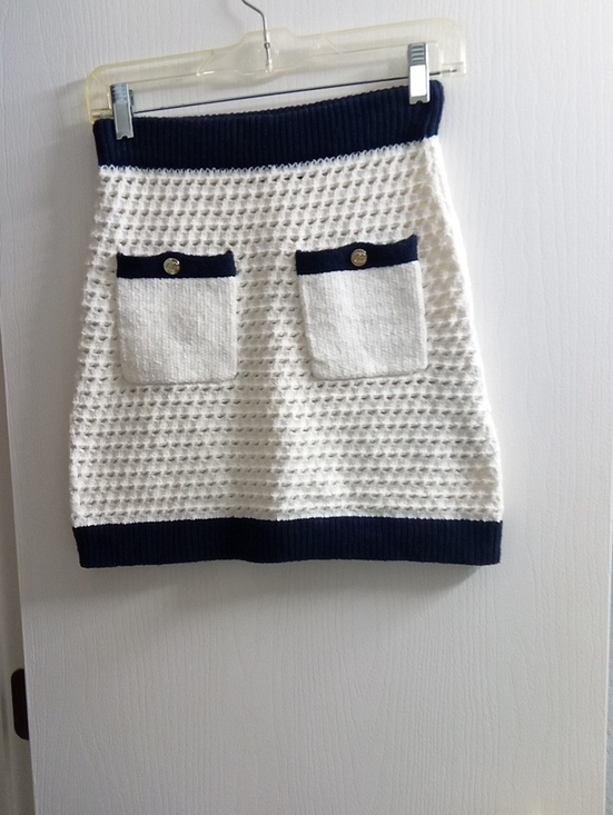 Gucci Dresses & Skirts - Gucci White Knit Mini Skirt with Navy Trim and Pocket Details